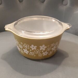 Pyrex Olive Green Daisy 1 Quart Casserole with Clear Lid